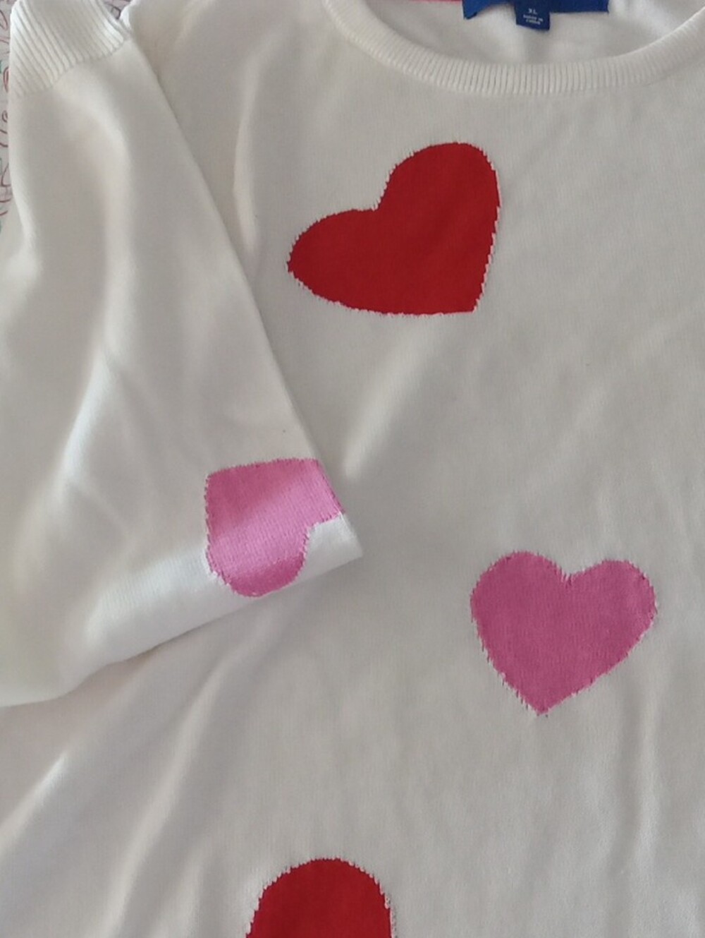 Apt. 9 Valentines Day White Crewneck Sweater with Red and Pink Hearts - Picture 4 of 7